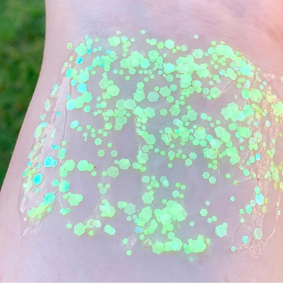 Glow in the Dark Organic Rainbow Confetti Face Hair Body Glitz Galore Glitter - Picture 4 of 5